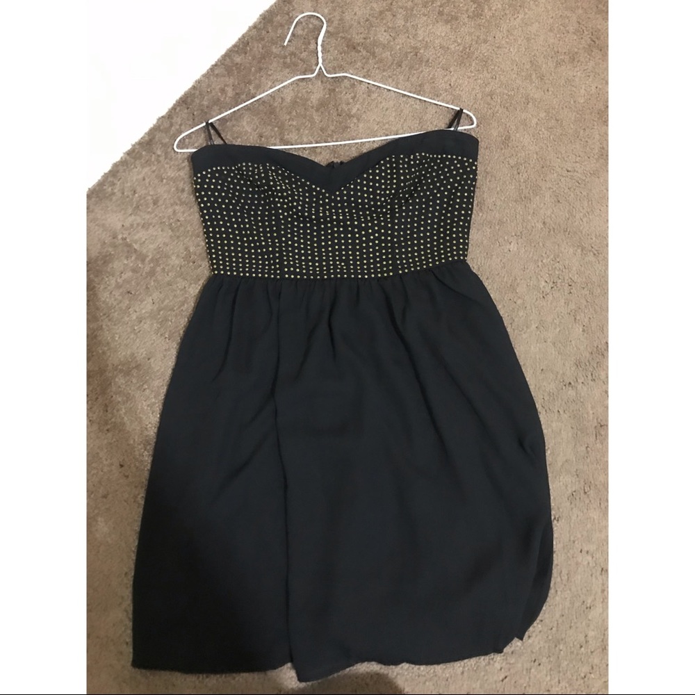 Forever 21 Black dress with good studs